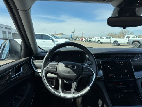 Used 2022 Jeep Grand Cherokee L Laredo w/ Luxury Tech Group I image 13