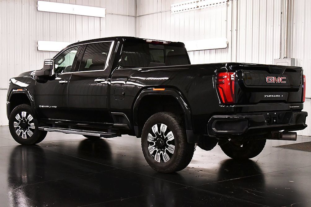 Used 2024 GMC Sierra 2500 Denali AWD/4WD image 5