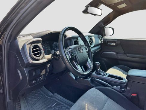Used 2022 Toyota Tacoma TRD Off-Road RWD image 24