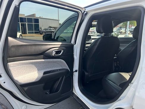 Used 2024 Jeep Compass Latitude AWD/4WD image 26