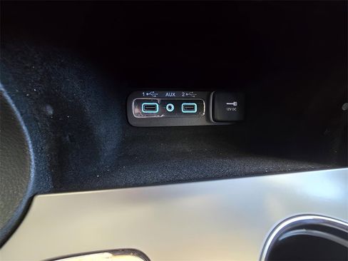 Used 2019 Jeep Grand Cherokee Limited image 46