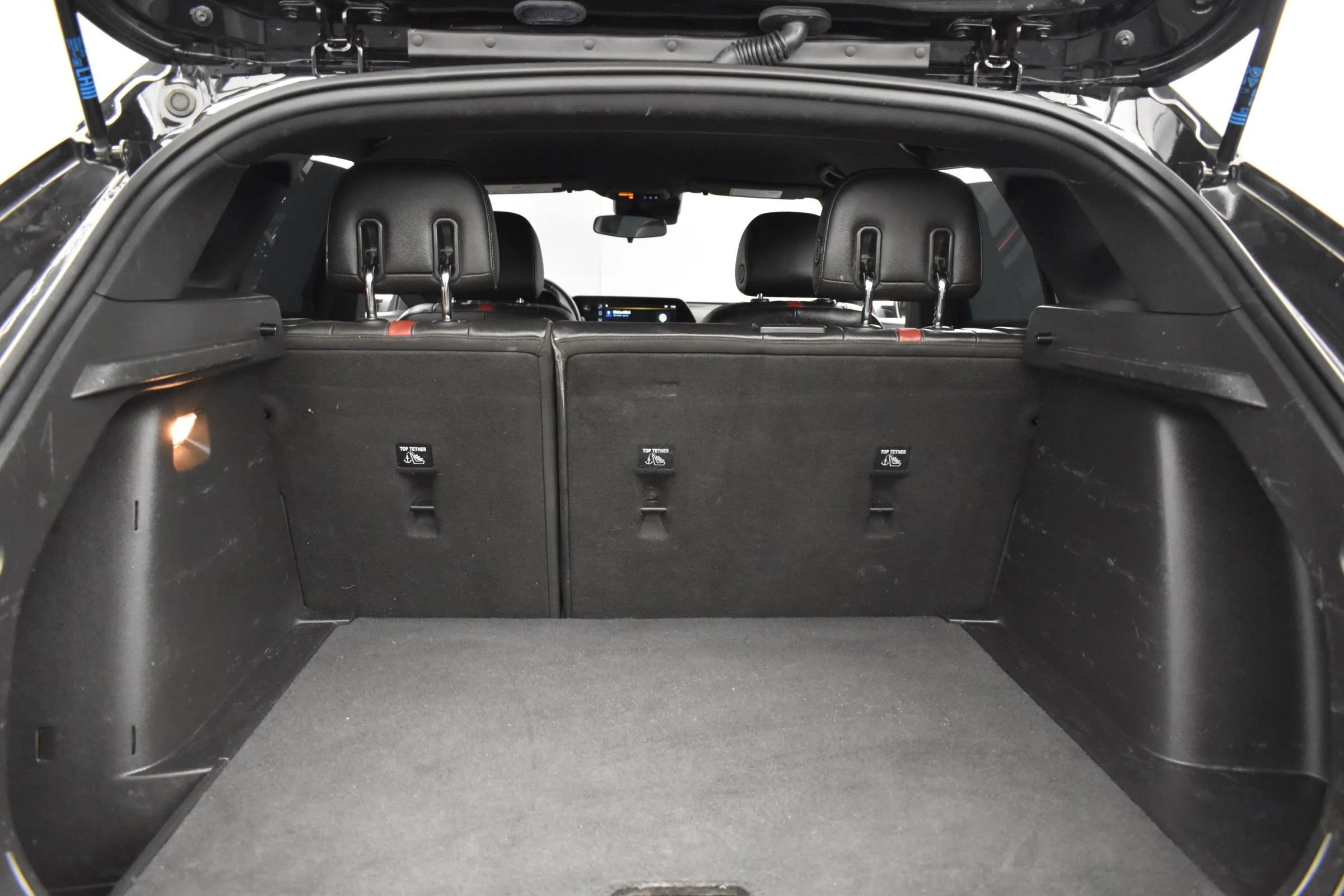 Used 2025 Chevrolet Trax RS FWD image 16