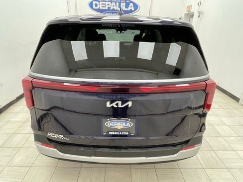 Used 2025 Kia Carnival image 19