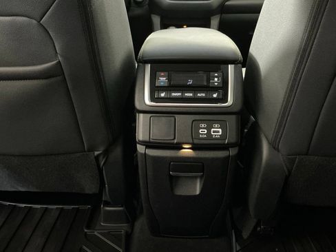 Used 2023 Subaru Ascent Onyx Edition Limited w/ Popular Package - Onyx AWD/4WD image 26