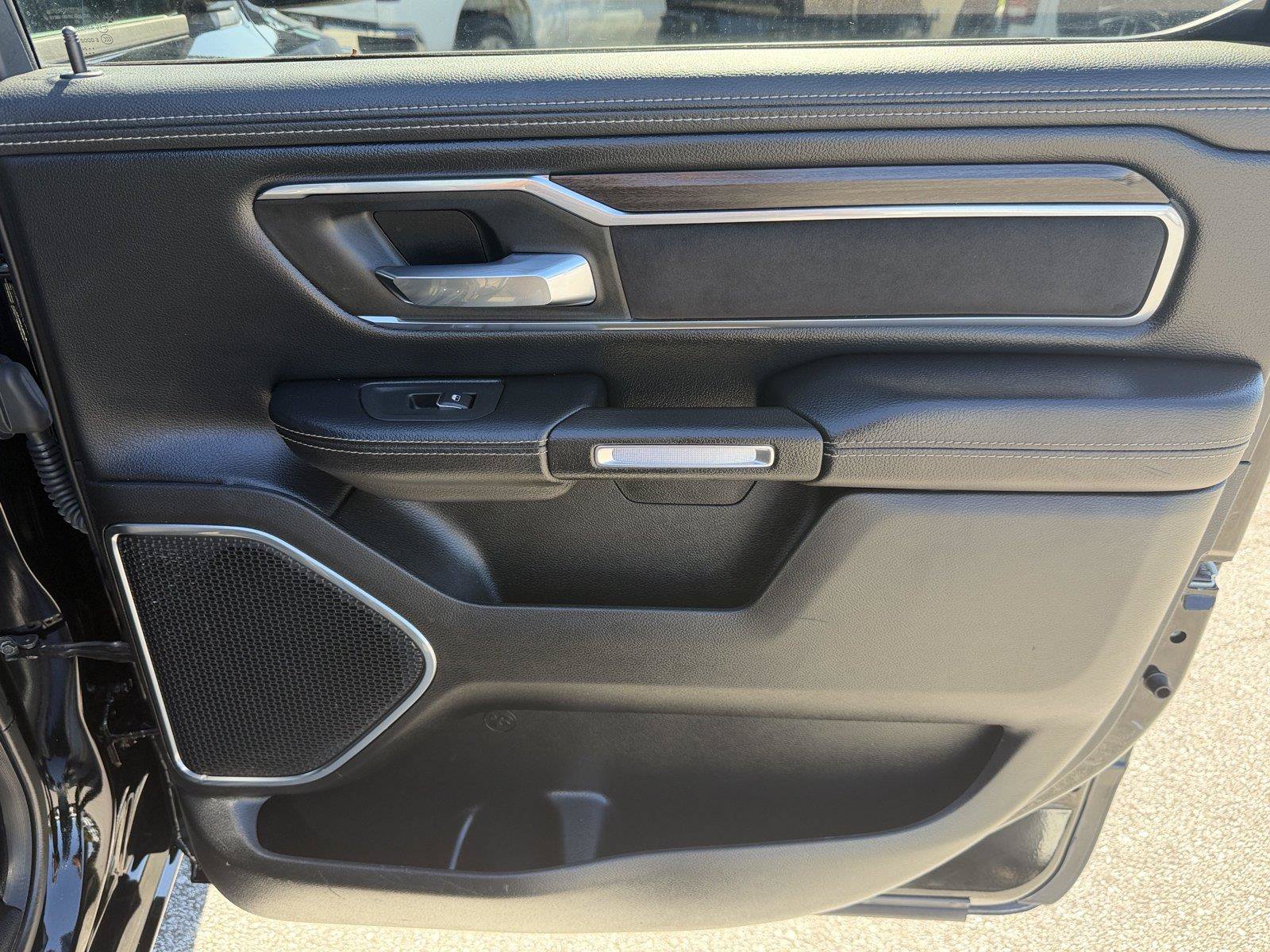 Used 2025 RAM 1500 Laramie AWD/4WD image 27