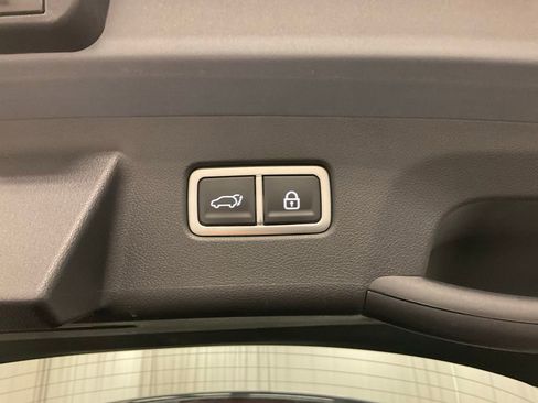 Used 2023 Kia Sorento SX image 25