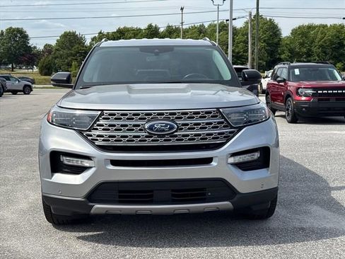 Used 2023 Ford Explorer Limited w/ Equipment Group 301A RWD image 8
