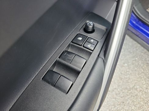 Used 2025 Toyota Corolla Cross LE w/ Moonroof Package FWD image 14