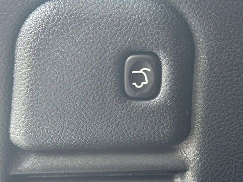 Used 2019 Jeep Grand Cherokee Limited AWD/4WD image 15