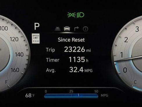 Used 2024 Hyundai Elantra SEL image 17