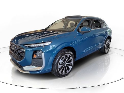 New 2026 Audi Q3 quattro 2.0T AWD/4WD image 2