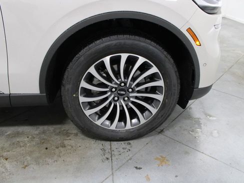 Used 2024 Lincoln Aviator Reserve w/ Equipment Group 201A image 12