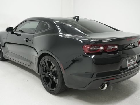Used 2023 Chevrolet Camaro LT w/ Technology Package RWD image 6