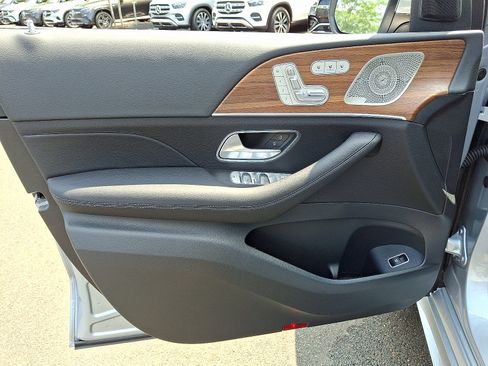 New 2025 Mercedes-Benz GLS 450 4MATIC image 12