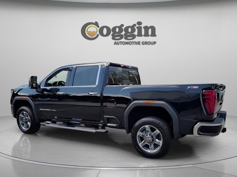 Used 2025 GMC Sierra 2500 SLT w/ SLT Premium Package image 8