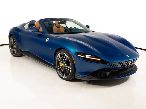 Certified 2025 Ferrari Roma Spider RWD image 1