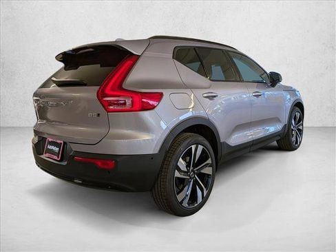 New 2026 Volvo XC40 B5 Ultra w/ Climate Package image 2