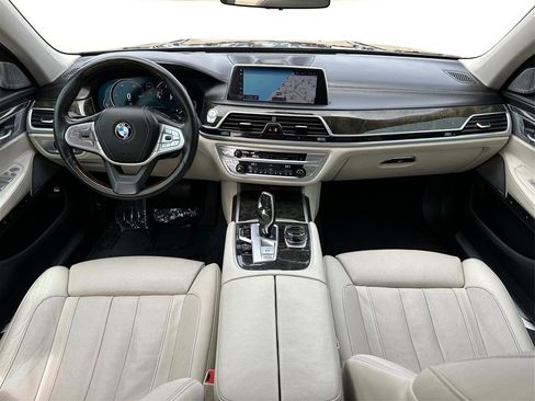 Used 2019 BMW 740i w/ Executive Package RWD image 34