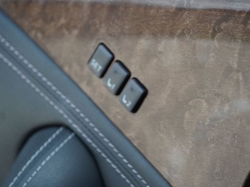 Used 2015 INFINITI QX80 4WD image 24