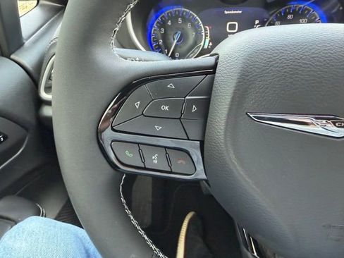 New 2026 Chrysler Pacifica Select image 13