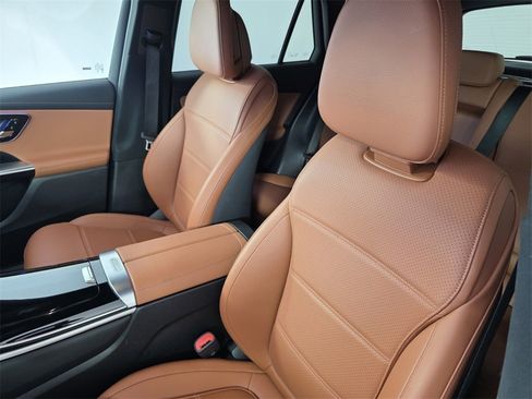 Certified 2025 Mercedes-Benz GLC 300 image 11