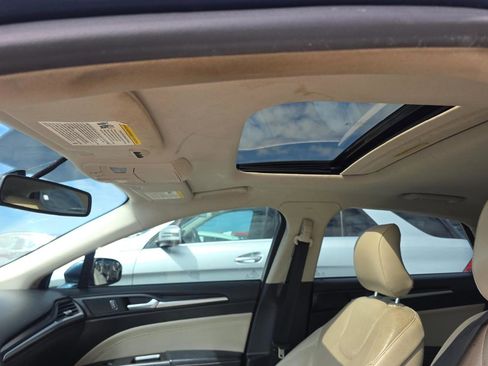 Used 2018 Ford Fusion Titanium image 16