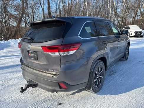 Used 2019 Toyota Highlander XLE image 9