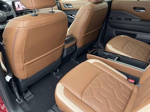 New 2026 Nissan Pathfinder Platinum AWD/4WD image 19