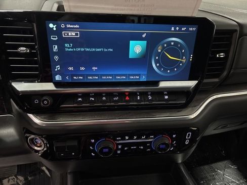 Used 2022 Chevrolet Silverado 1500 LTZ w/ LTZ Premium Package image 28