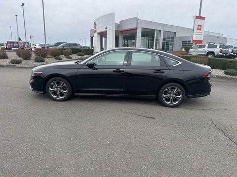 Used 2023 Honda Accord EX image 8