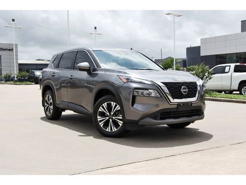 Used 2023 Nissan Rogue SV image 1