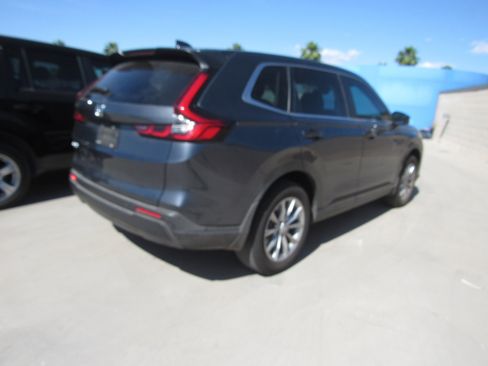 Used 2024 Honda CR-V EX-L image 3