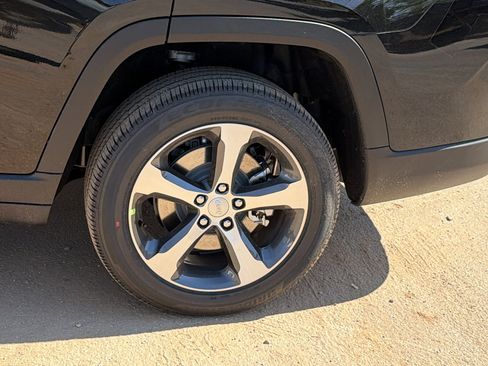 New 2026 Jeep Grand Cherokee L Limited AWD/4WD image 12