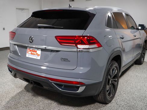 Used 2021 Volkswagen Atlas Cross Sport SE image 7