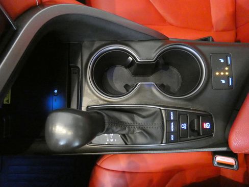 Used 2022 Toyota Camry XSE image 14