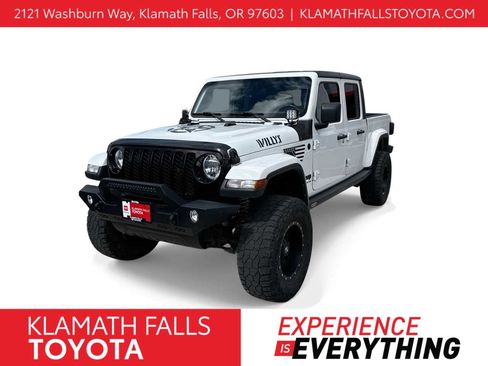 Used 2021 Jeep Gladiator Sport AWD/4WD image 1