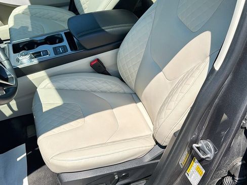 Used 2024 Ford Edge Titanium w/ Equipment Group 301A AWD/4WD image 22