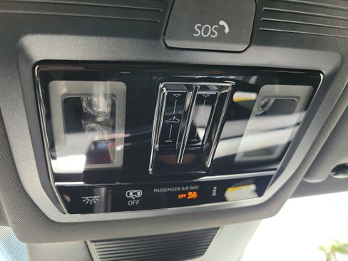 New 2026 Volkswagen Tiguan SE R-Line FWD image 19
