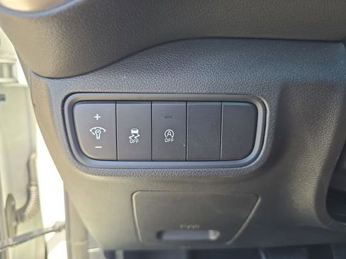 Used 2023 Kia Soul LX w/ LX Technology Package FWD image 19