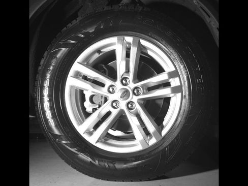 Used 2020 Ford Explorer XLT w/ Comfort Package AWD/4WD image 13