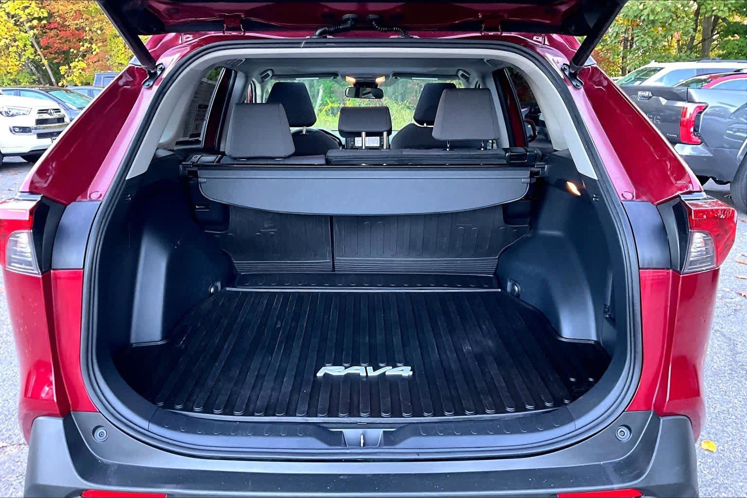 Certified 2019 Toyota RAV4 XLE AWD/4WD image 31
