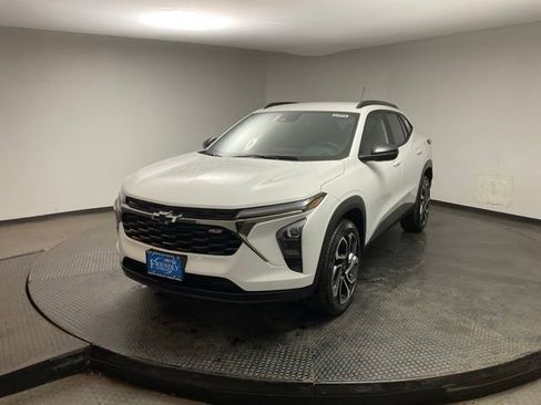 New 2026 Chevrolet Trax RS FWD image 3