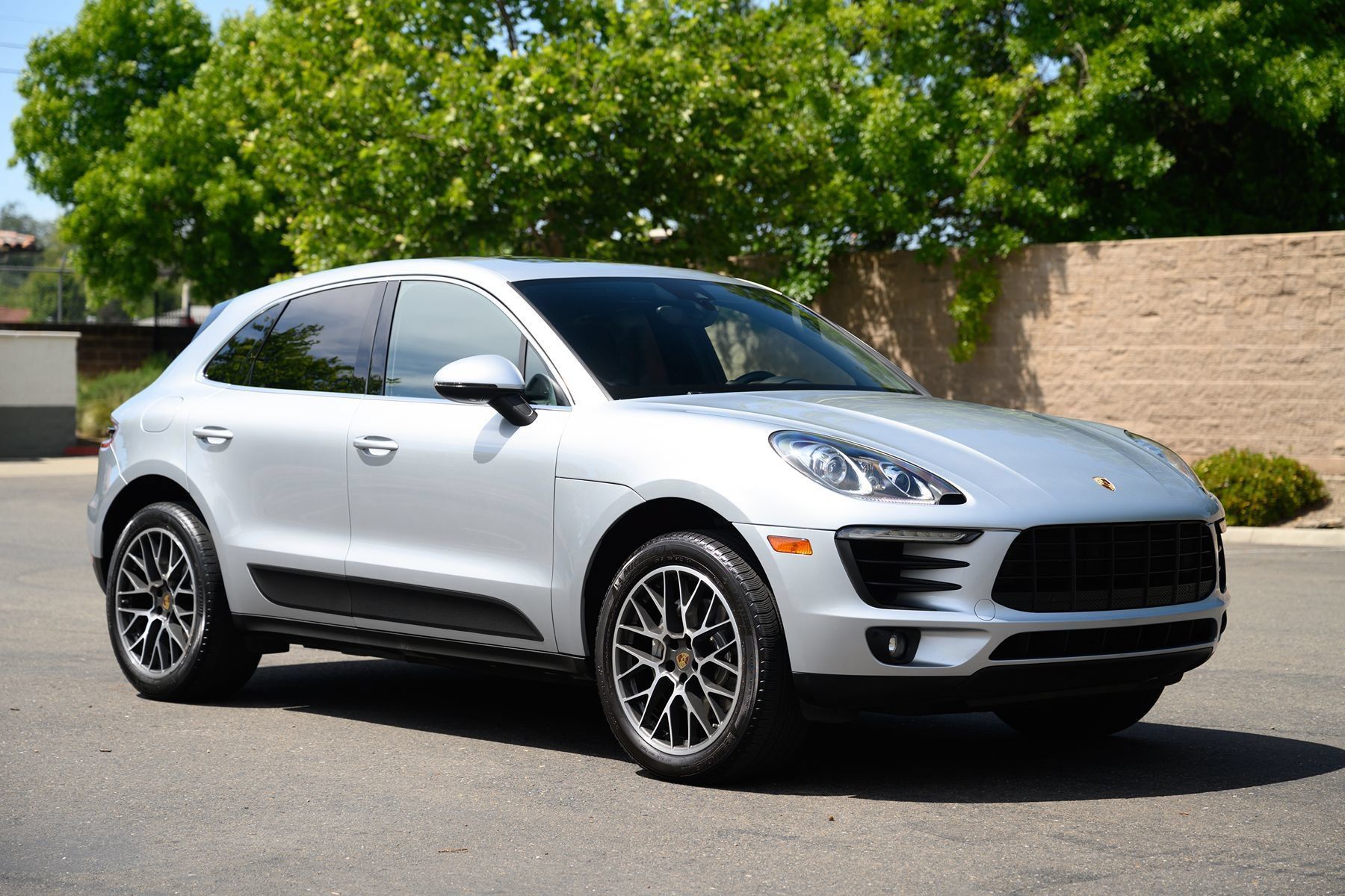 Used 2015 Porsche Macan S AWD/4WD image 1