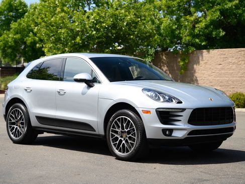 Used 2015 Porsche Macan S AWD/4WD image 1