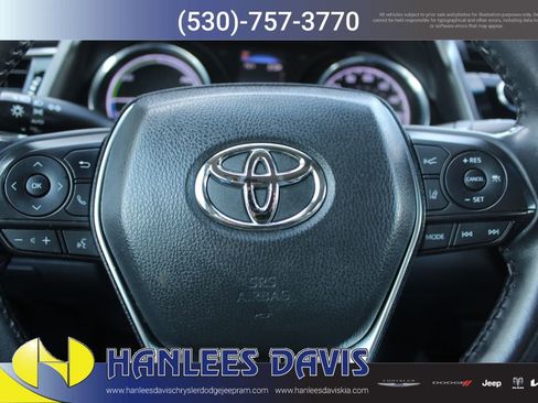Used 2020 Toyota Camry SE image 26