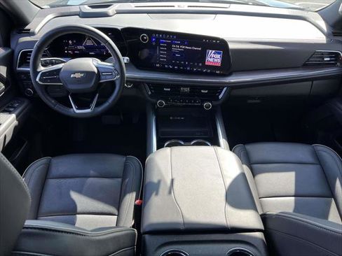 Used 2025 Chevrolet Suburban Premier image 13