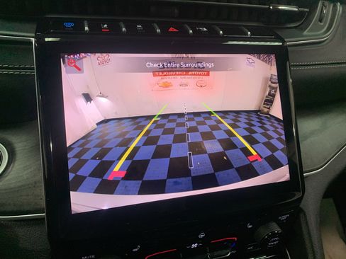 Used 2024 Jeep Grand Cherokee Limited 4xe image 19