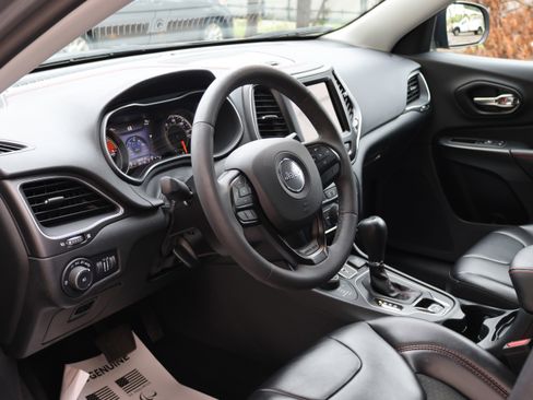 Used 2022 Jeep Cherokee Trailhawk AWD/4WD image 33
