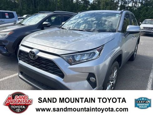Used 2019 Toyota RAV4 XLE Premium FWD image 1