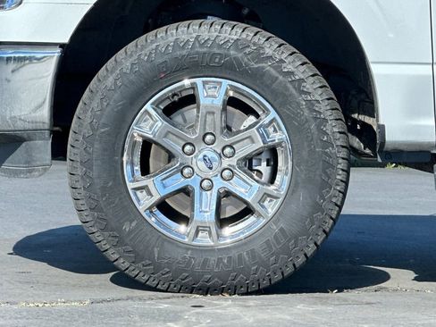 Used 2023 Ford F150 Lariat w/ Trailer Tow Package image 26